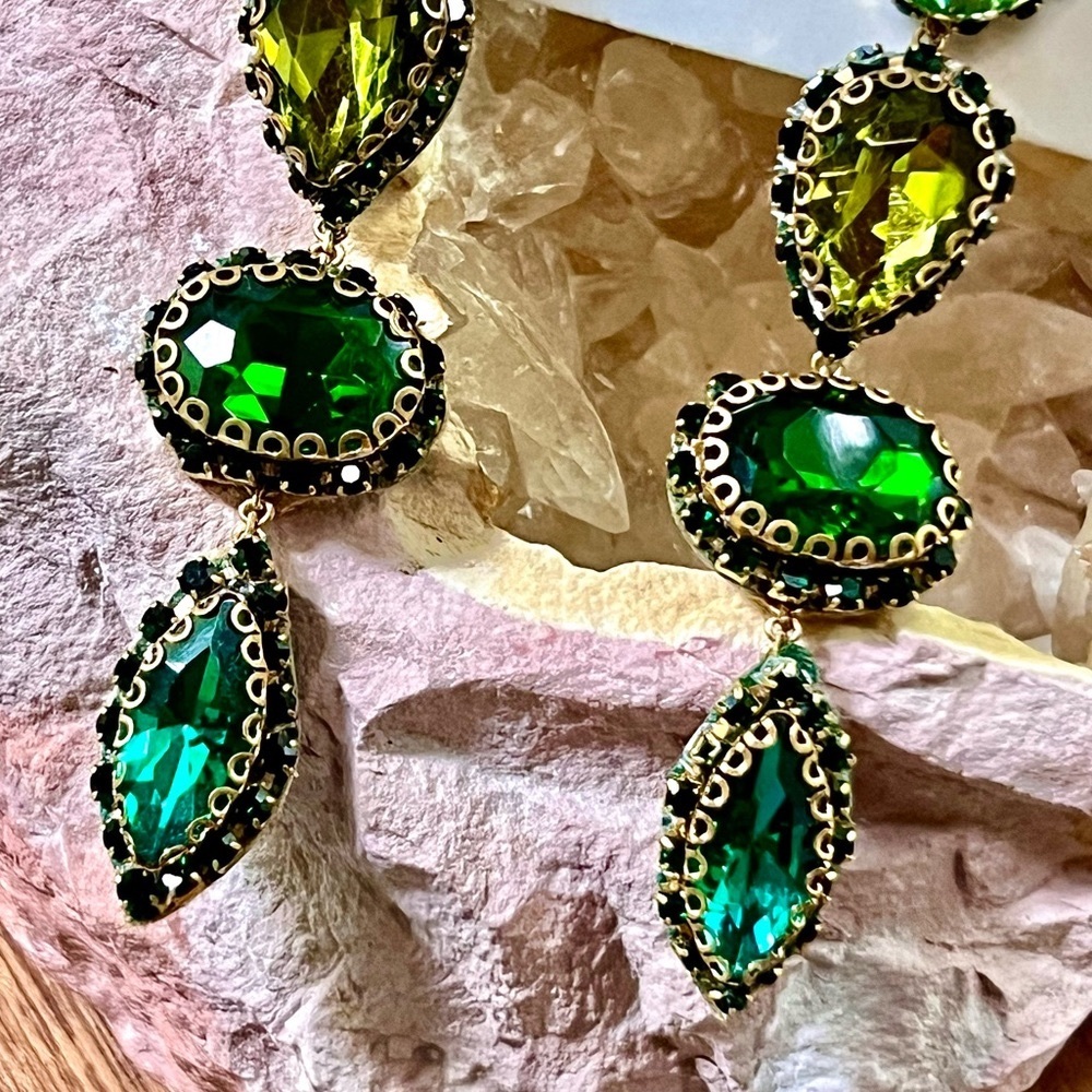 NWT Deepa Gurnani Beaded Crystal Chandeliers - Picture 8 of 14